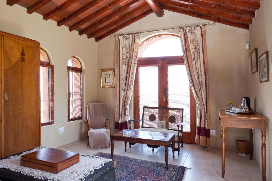 Queen Room with Pool View